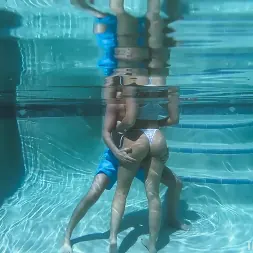 Alexis Monroe in 'Team Skeet' Underwater (Thumbnail 1)