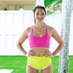 Alice Visby in 'Team Skeet' Pilates Class (Thumbnail 1)
