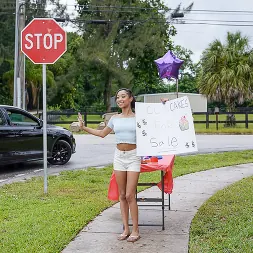 Alicia Reign in 'Team Skeet' Cupcakes for College (Thumbnail 39)
