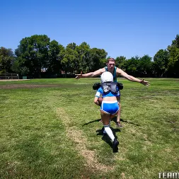 Amber Summers en 'Team Skeet' Pequeño idiota de touchdown (Miniatura 48)
