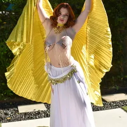 Annabel Redd in Busty Babes Rule The World (Photo 13) Annabel Redd in 'Team Skeet' Busty Babes Rule The World (Thumbnail 13)