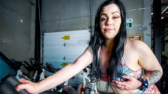 Ariel Dixon en 'Sin golpes en el coño, no hay ganancia'
