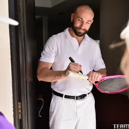 Athena Faris en 'Team Skeet' Sexo entre hermanastras en el tenis (Miniatura 21)