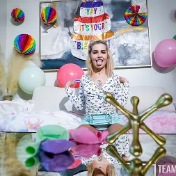 Chanel Camryn en 'Team Skeet' Llegar temprano a la fiesta (Miniatura 7)