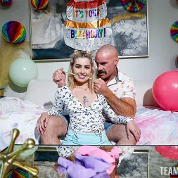 Chanel Camryn en 'Team Skeet' Llegar temprano a la fiesta (Miniatura 56)