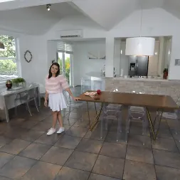 Ella Cruz en 'Team Skeet'  La pequeña princesa sexual se desnuda (Miniatura 126)