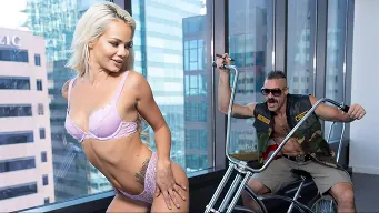 Elsa Jean en 'Help Wanted'