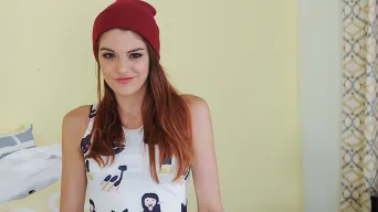 Haley Banks en 'Niñeras inocentes por primera vez'