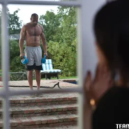 Holly Hendrix in The Back Door Locksmith (Photo 12) Holly Hendrix in 'Team Skeet' The Back Door Locksmith (Thumbnail 12)