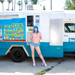 Jewelz Blu in Ice Cream Time (Photo 24) Jewelz Blu in 'Team Skeet' Ice Cream Time (Thumbnail 24)
