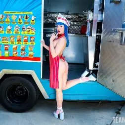 Jewelz Blu in Ice Cream Time (Photo 64) Jewelz Blu in 'Team Skeet' Ice Cream Time (Thumbnail 64)