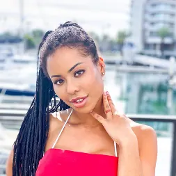 Kira Noir en 'Team Skeet' Su coño anhela su polla (Miniatura 7)