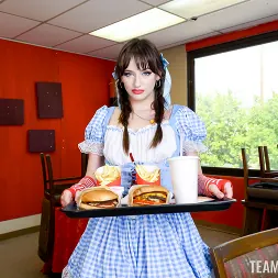 Lana Smalls en 'Team Skeet' ¡Una estrella que se corre con papas fritas! (Miniatura 42)