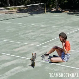 Lucie Cline en 'Team Skeet' El placer de cuidar una casa (Miniatura 1)