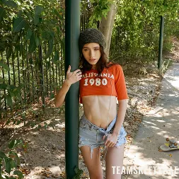 Lucie Cline en 'Team Skeet' El placer de cuidar una casa (Miniatura 75)