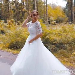 Luxury Girl in Runaway Bride (Photo 1) Luxury Girl in 'Team Skeet' Runaway Bride (Thumbnail 1)