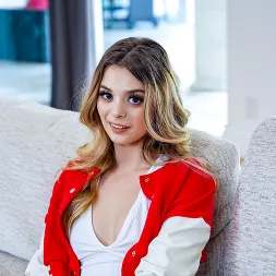 Molly Little en 'Team Skeet' Soy una actriz física (Miniatura 54)