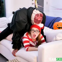 Sami Parker in A Cosplay Compilation (Photo 25) Sami Parker in 'Team Skeet' A Cosplay Compilation (Thumbnail 25)