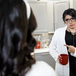 Sona Bella en 'Team Skeet' El problema de la niñera (Miniatura 77)
