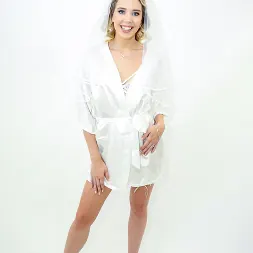 Sophia Sterling en 'Team Skeet' Concepto: Fotógrafo de bodas (Miniatura 1)