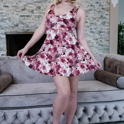 Summer Day in Privileged Blonde Teen Lives Out A Dark Summer Fan (Photo 1) Summer Day in 'Team Skeet' Privileged Blonde Teen Lives Out A Dark Summer Fan (Thumbnail 1)