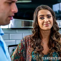 Uma Jolie in Call Me Surprised (Photo 8) Uma Jolie in 'Team Skeet' Call Me Surprised (Thumbnail 8)