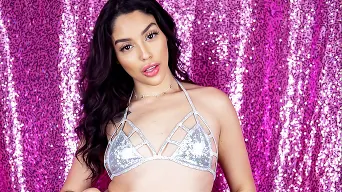 Vanessa Sky in 'Cumming Sky High'