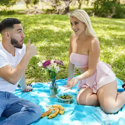 Victoria June en 'Team Skeet' Las líneas de bronceado más calientes (Miniatura 5)